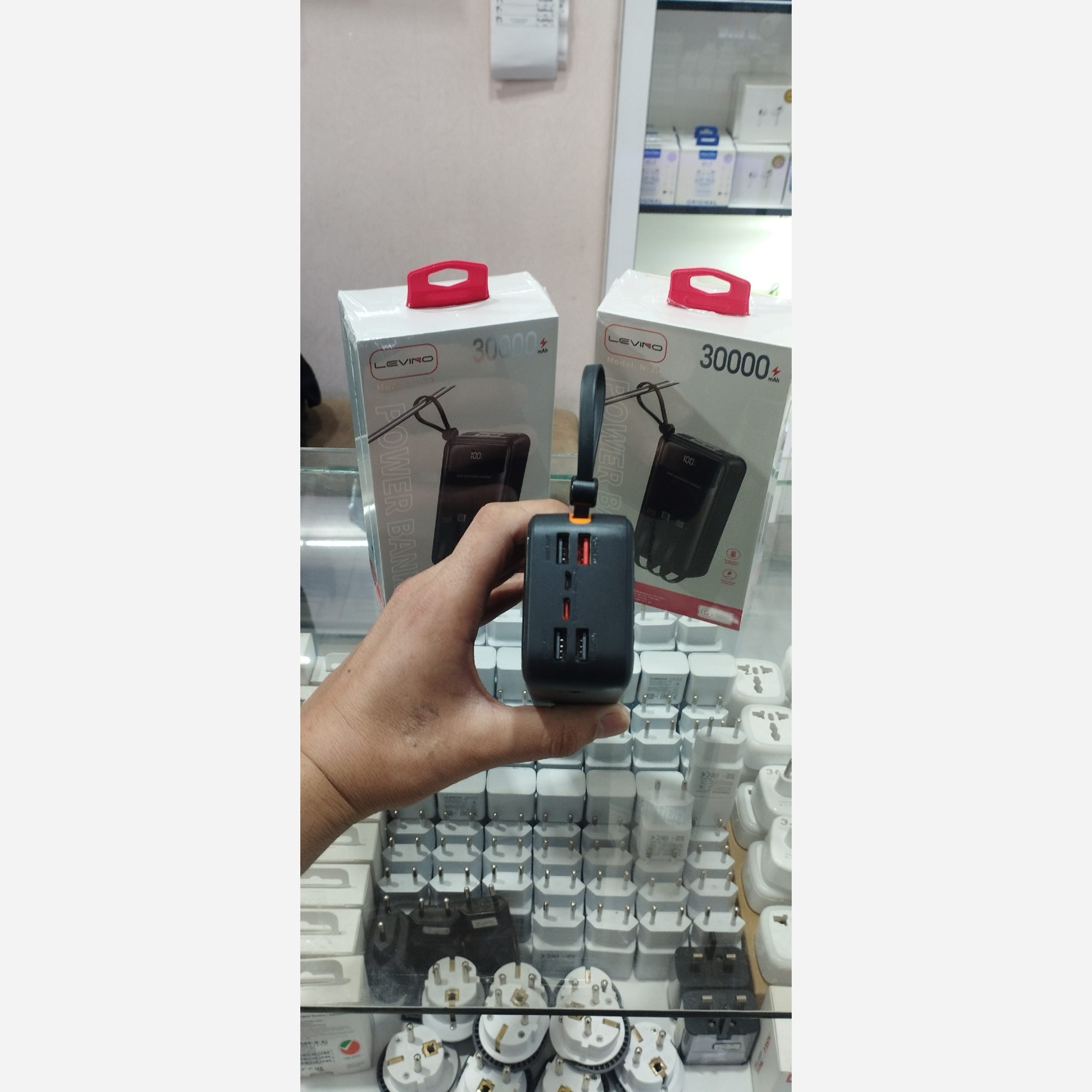 پاوربانک ۱۲ وات لوینو مدل N-32 ظرفیت ۳۰۰۰۰ میلیآمپر ساعت - تصویر 5