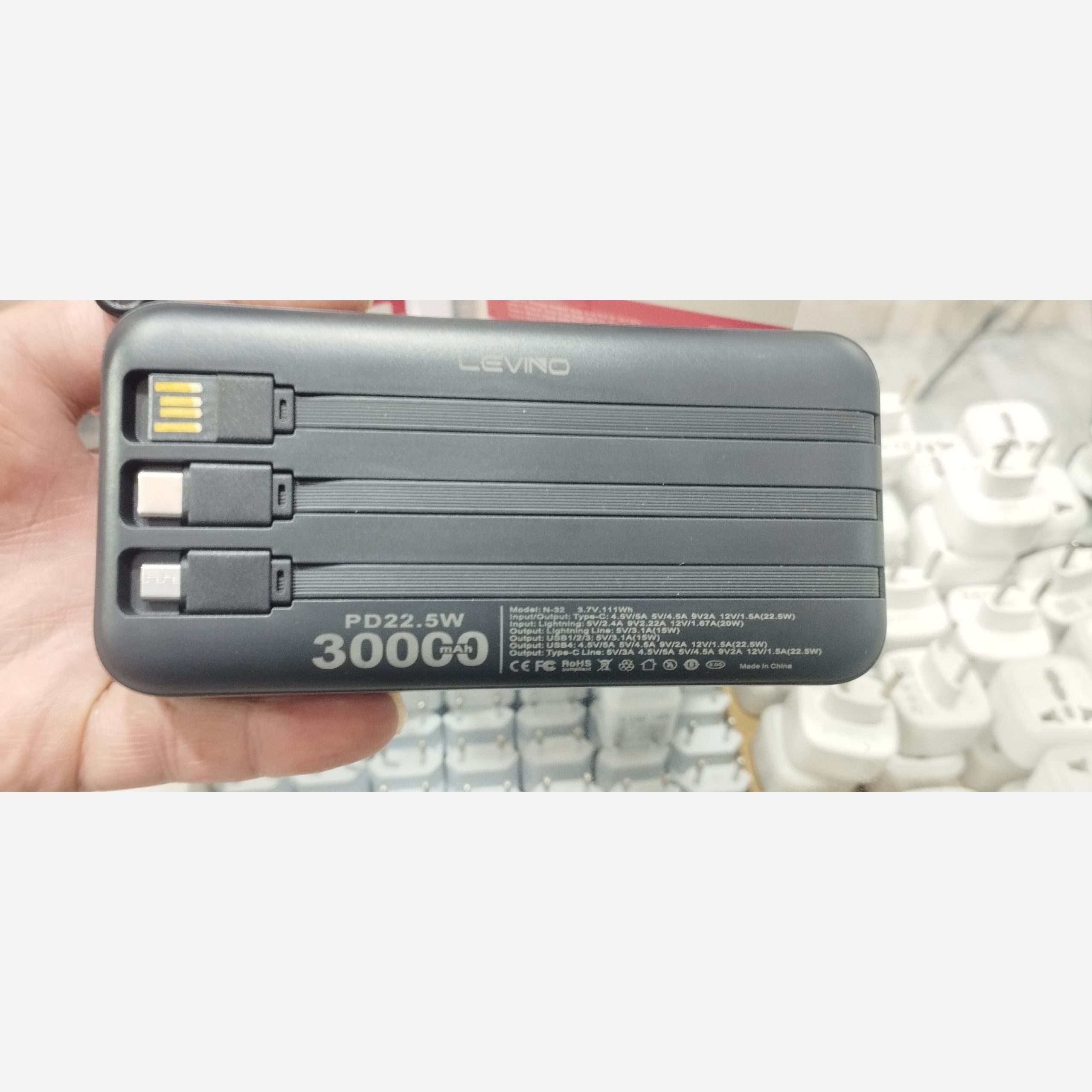 پاوربانک ۱۲ وات لوینو مدل N-32 ظرفیت ۳۰۰۰۰ میلیآمپر ساعت - تصویر 2