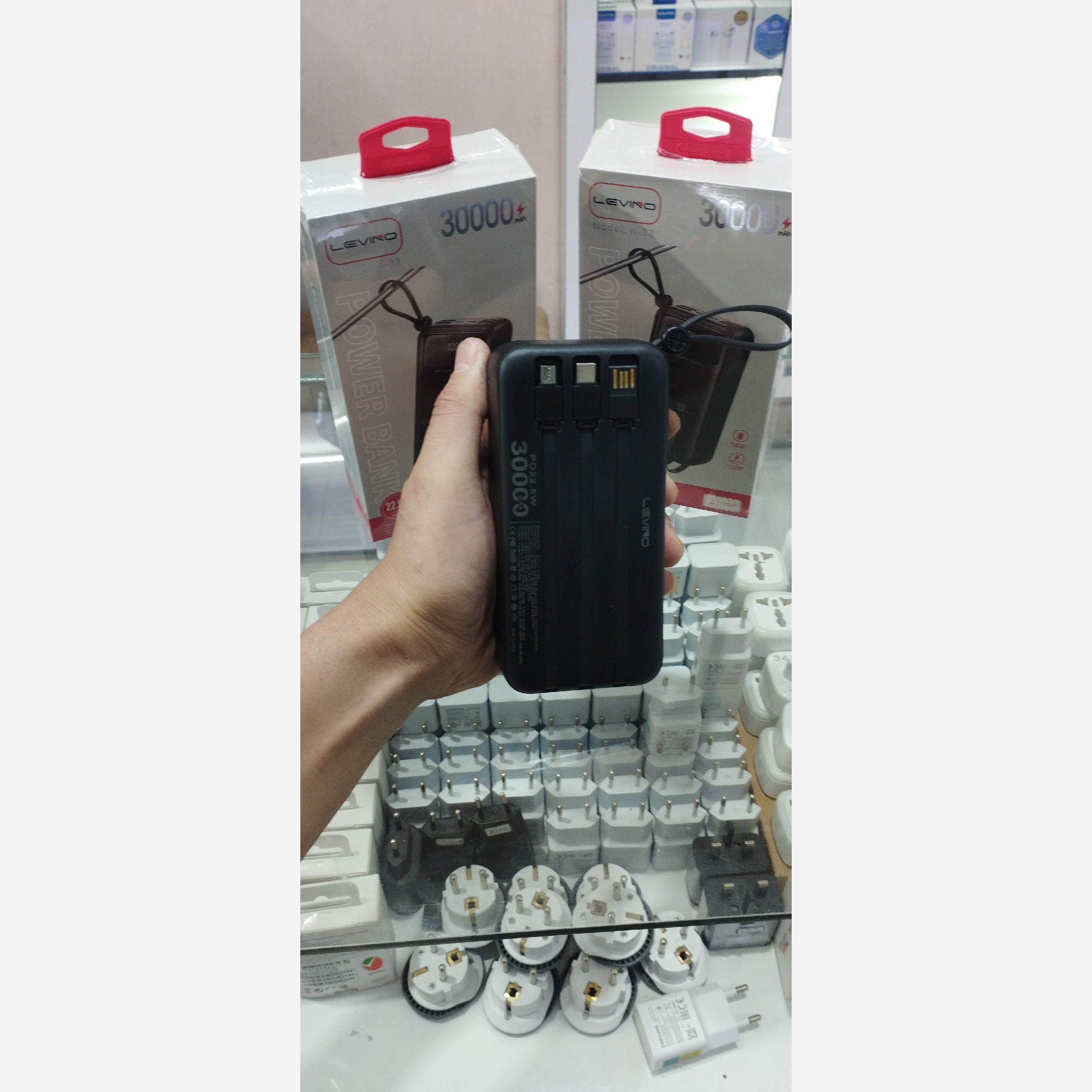 پاوربانک ۱۲ وات لوینو مدل N-32 ظرفیت ۳۰۰۰۰ میلیآمپر ساعت - تصویر 6